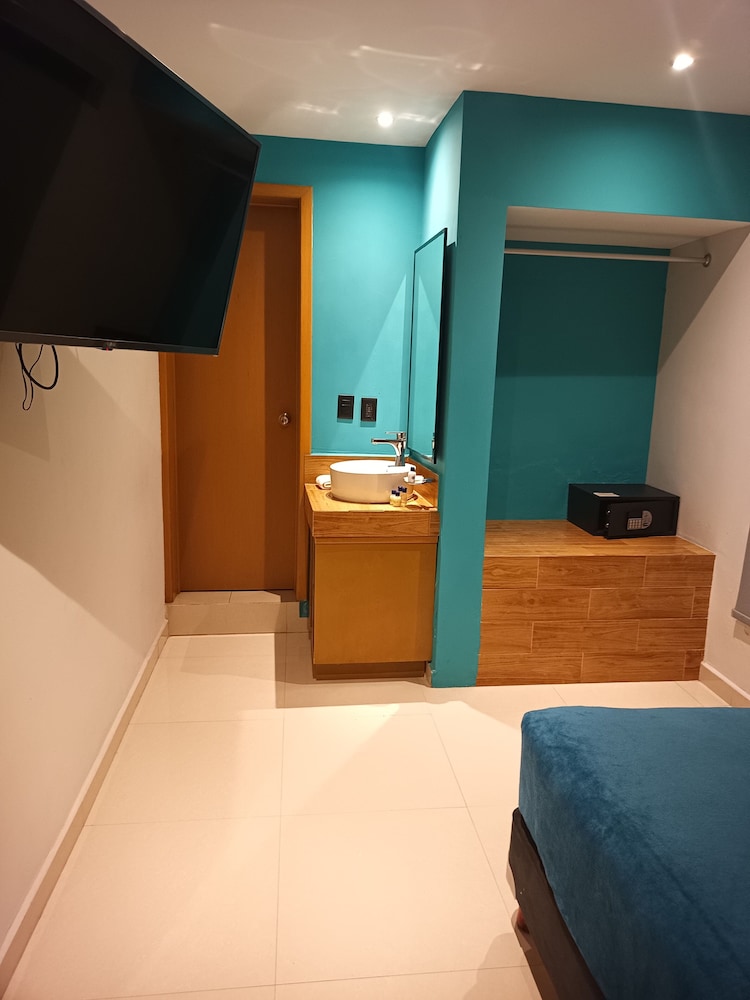 Standard Room - Photo 13