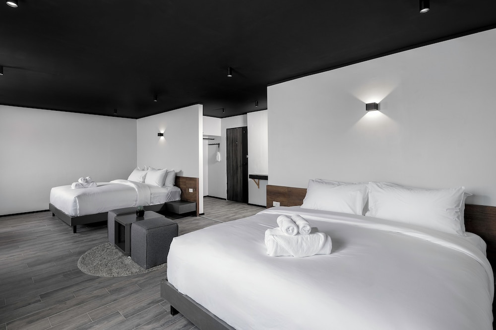 Family Studio Suite, Balcony, Garden View - Photo 7