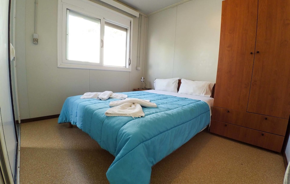 Mobile Home - Photo 2