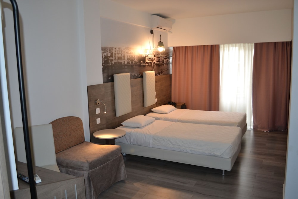 Superior Double or Twin Room - Photo 5