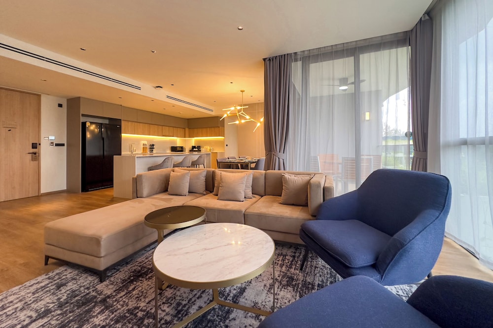 La Green Suite - 3 Bedrooms Large