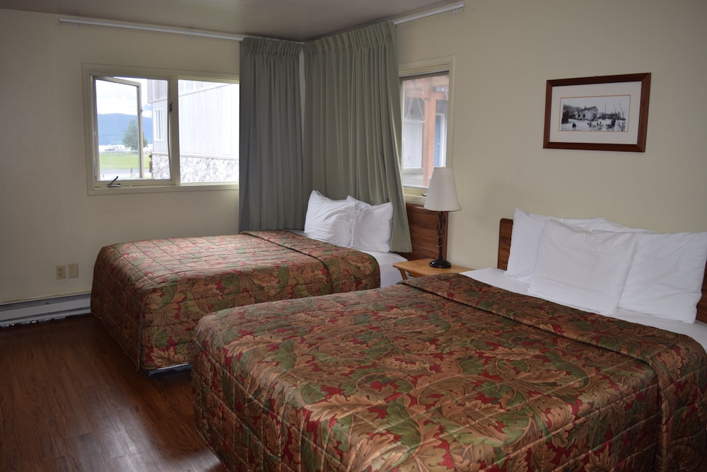 Standard Room, 2 Queen Beds, Kitchenette photo 3