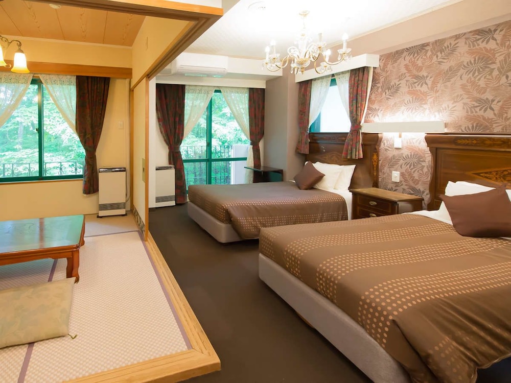 (All You Can Drink At Dinner) Japanese Western Room (Twin Bed And Futon), Smoking photo 1