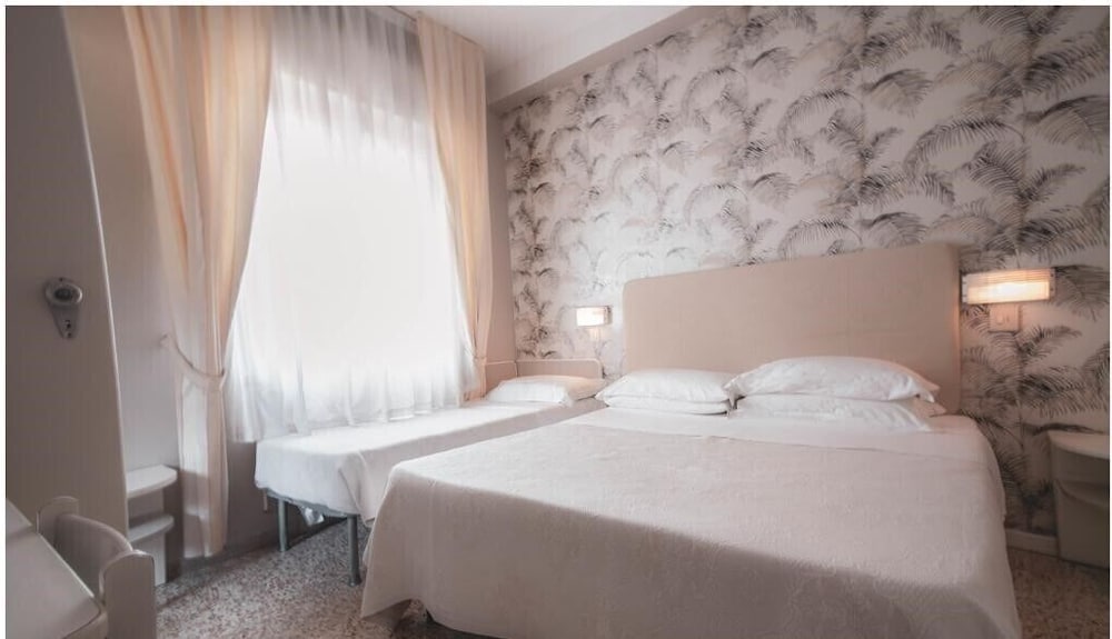 Triple Room, Balcony photo 1