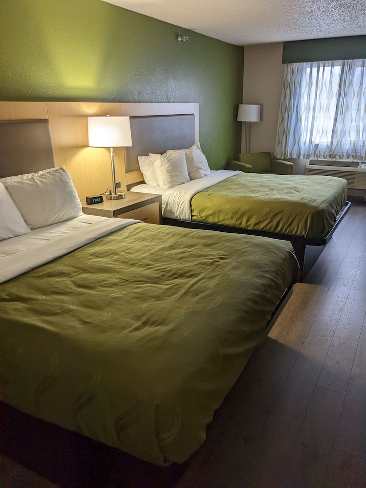 Room, 2 Queen Beds, Accessible, Non Smoking - Photo 5
