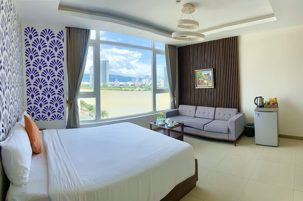 Two Bedrooms Suite with Partial River View photo 3