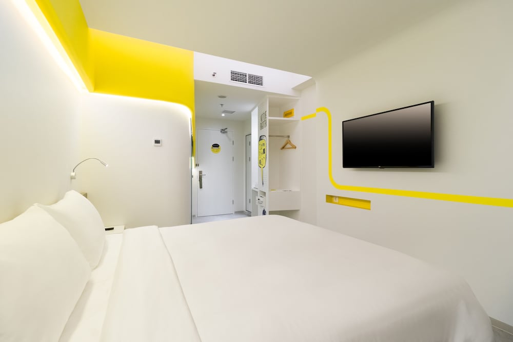 YELLO Room - Photo 5