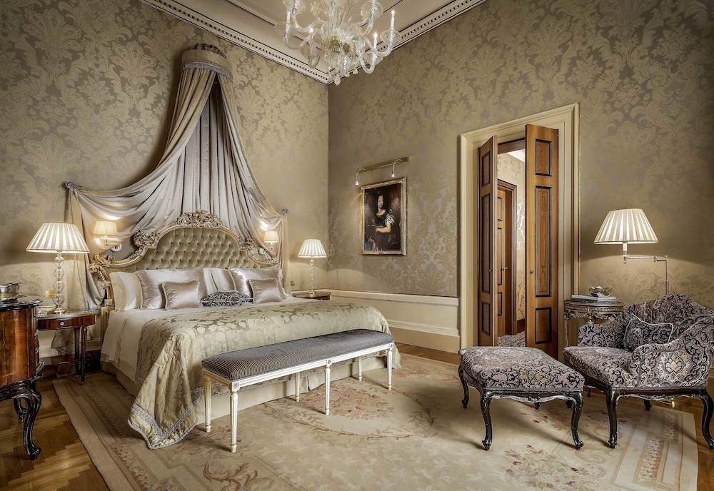 Signature Suite