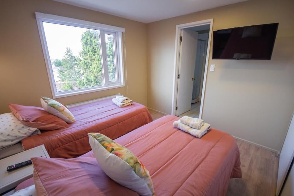 Classic Twin Room, 2 Twin Beds, Private Bathroom, Sea View photo 2