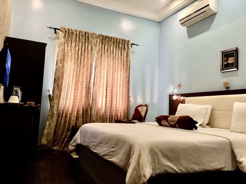 Deluxe Room - Photo 4