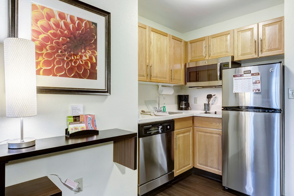 Studio Suite, 1 Queen Bed with Sofa bed, Kitchen