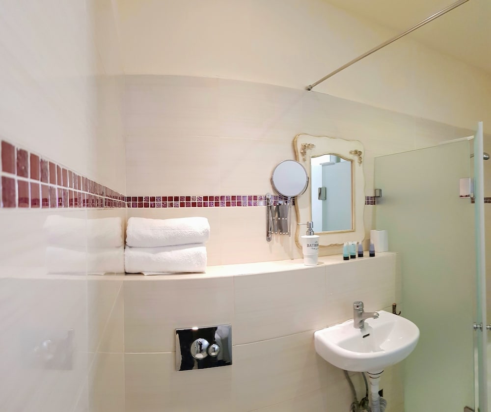 Superior Triple Room photo 2