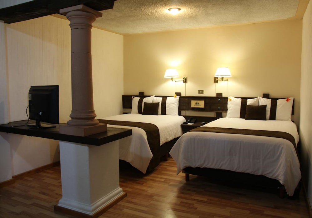 Suite, 2 Double Beds (Master) - Photo 1