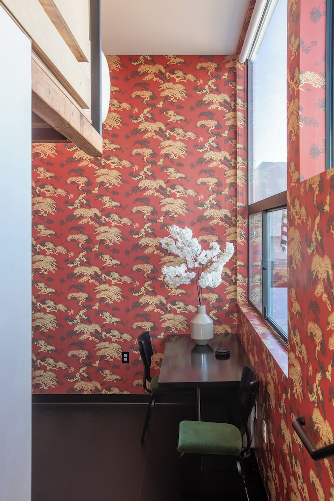 Signature Studio, City View - Photo 3