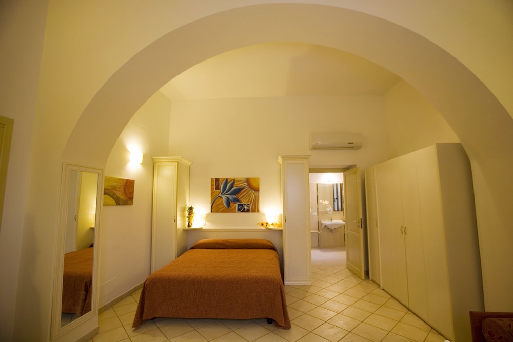Classic Apartment, 1 Queen Bed with Sofa bed, Accessible, Kitchenette photo 1