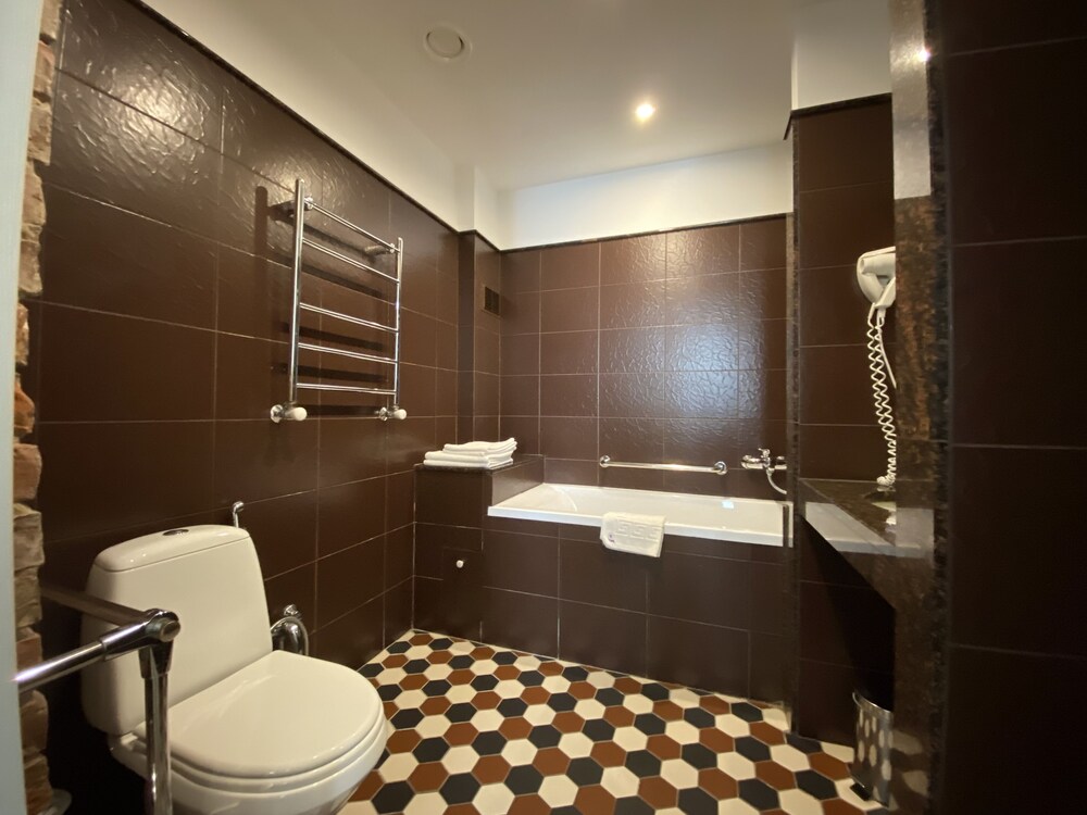 Standard Double Room - Photo 16
