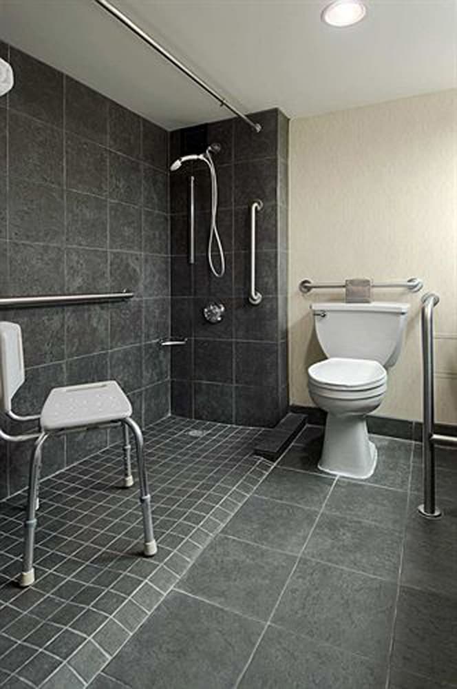 Deluxe Room, 1 King Bed, Accessible (Hearing Accessible) - Photo 1