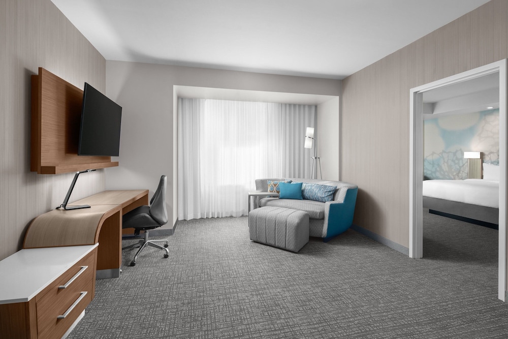 Suite, 1 Bedroom - Photo 4