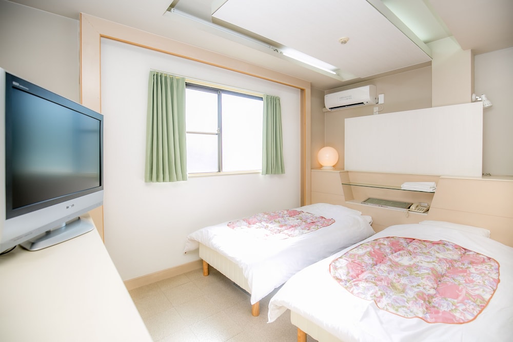 Twin Room - Photo 1
