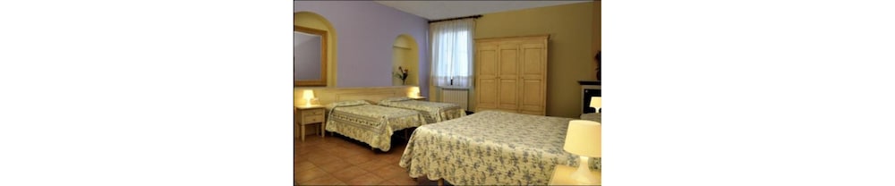 Economy Triple Room, Shared Bathroom photo 1