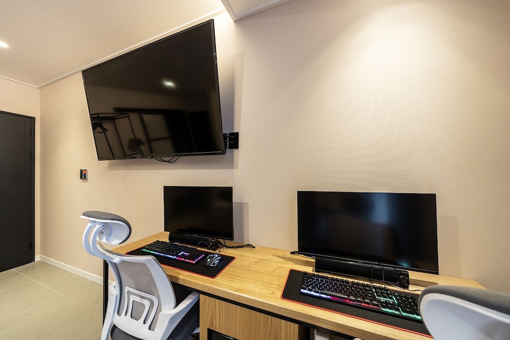 Suite (Twin Room) - Photo 15