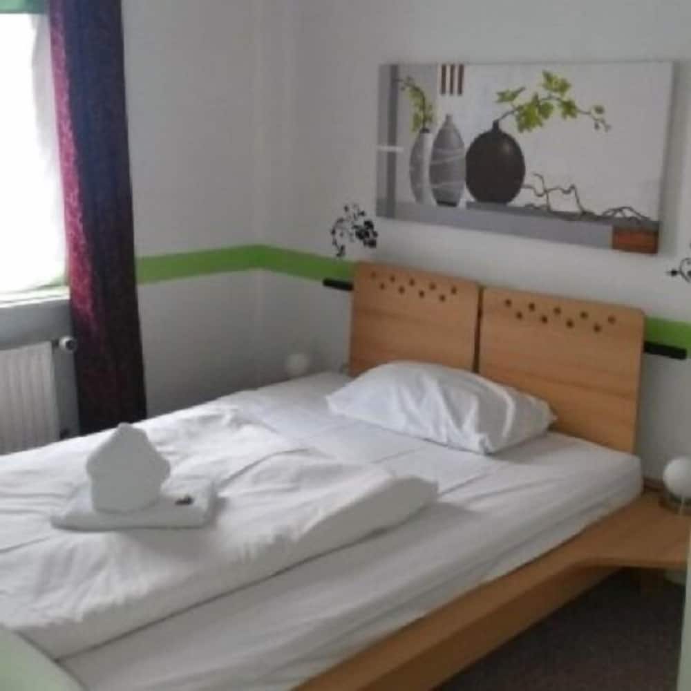 Single Room photo 2