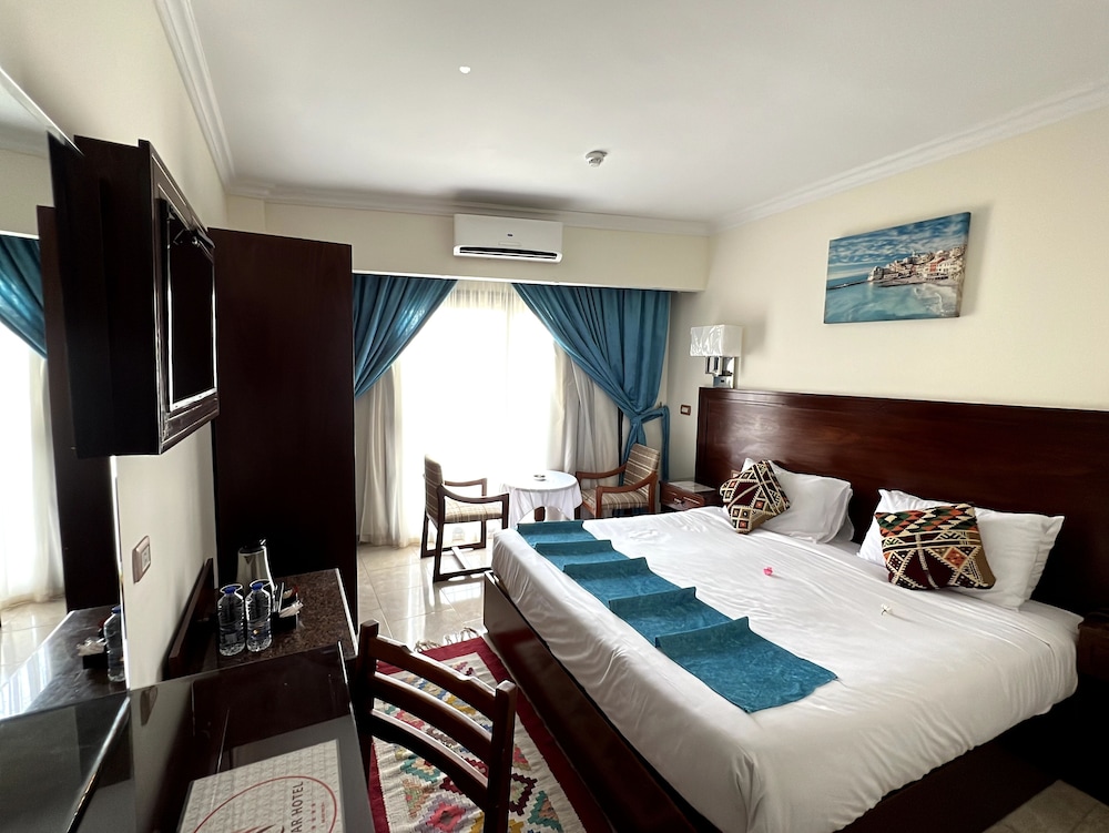Superior Double or Twin Room photo 3