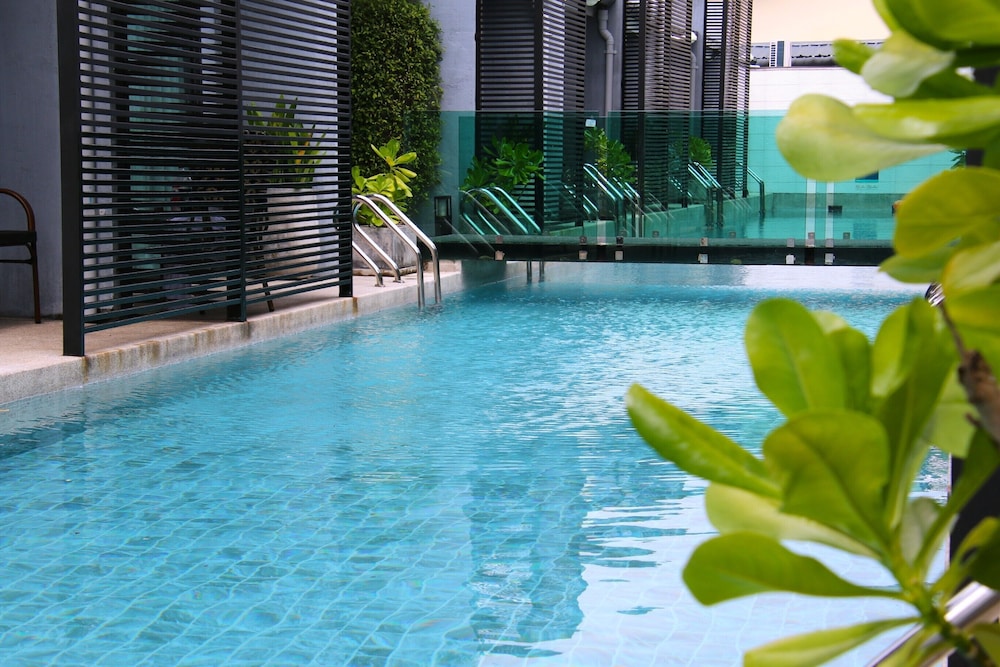 Premier Deluxe Pool Access - Photo 21