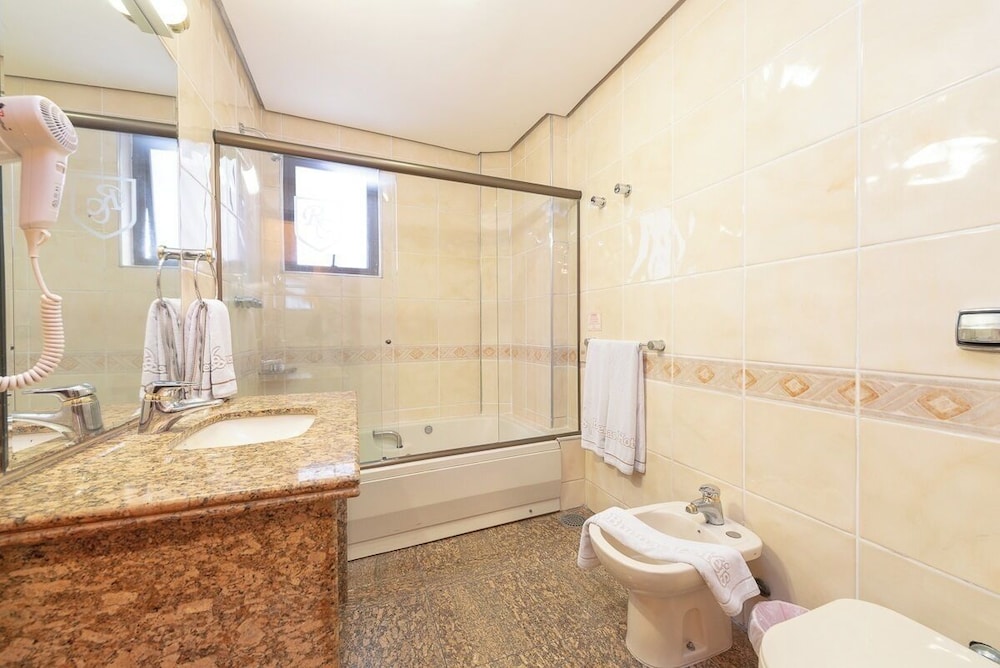 Deluxe Quadruple Room - Photo 6