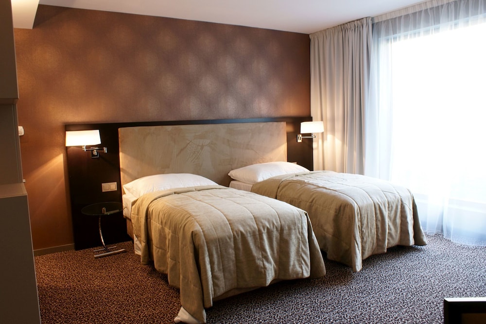 Business Double or Twin Room, 2 Twin Beds - Photo 3