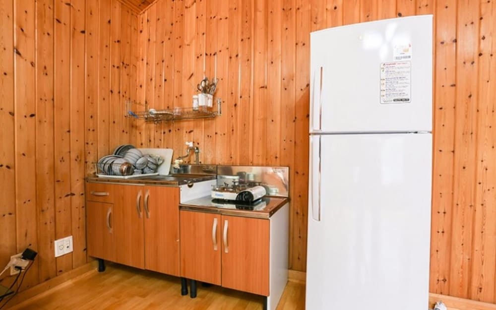 Room (No 1) photo 3