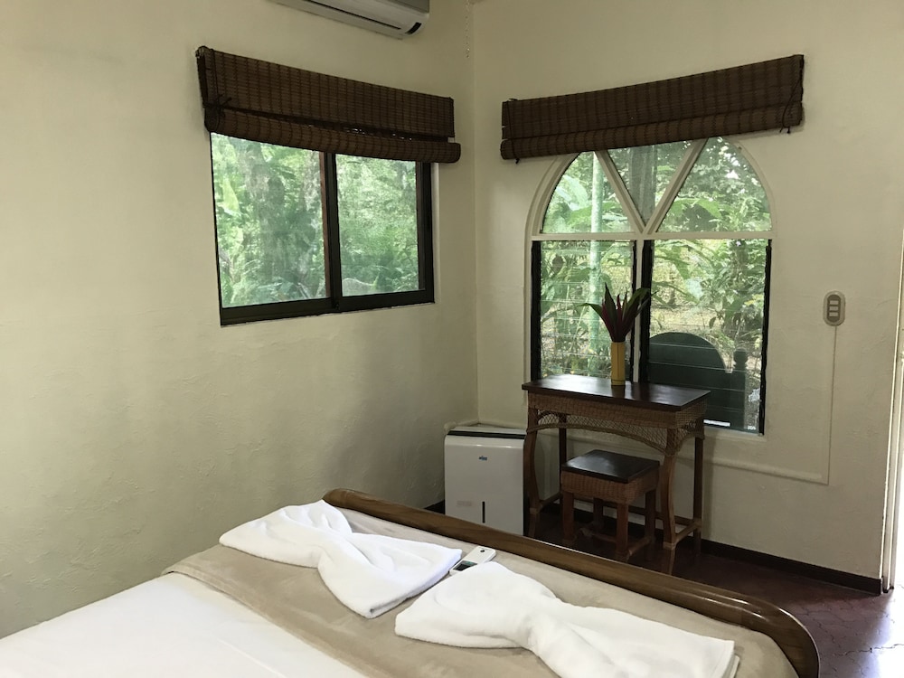 Classic Double Room, 1 Double Bed, Patio, Garden Area photo 3