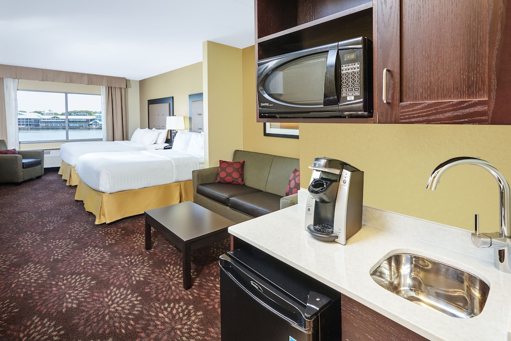 Suite, 2 Queen Beds, Accessible (Communications, Accessible Tub) photo 1
