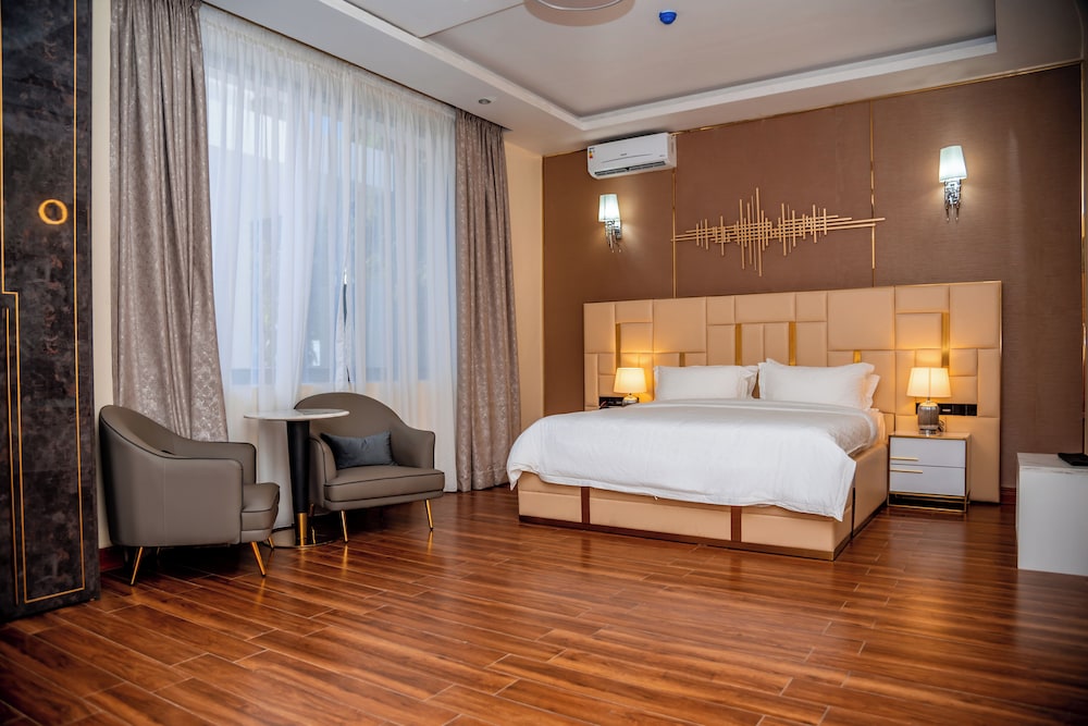 Royal Studio Suite
