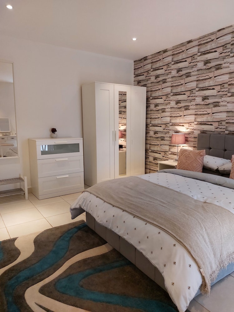 Premium Apartment, 2 Bedrooms, Balcony, City View (F7-1st Floor)