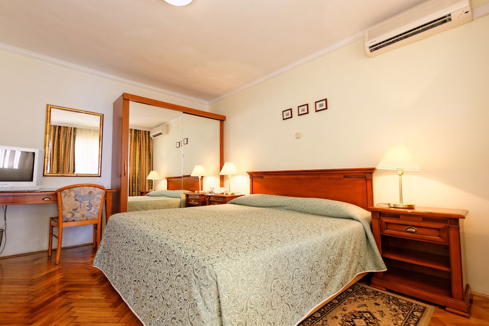 Standard Double or Twin Room, Sea View - Photo 1