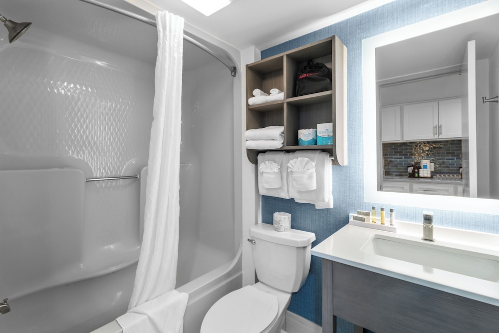 Pinnacle Oceanfront Queen Efficiency - Photo 8