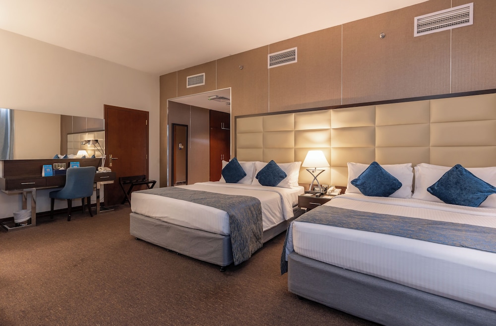 Junior Suite, 2 Queen Beds, Non Smoking photo 1