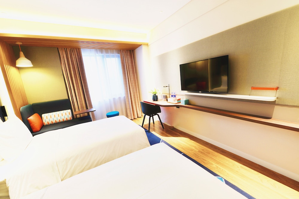 Standard Room, 2 Twin Beds, City View (High Floor)