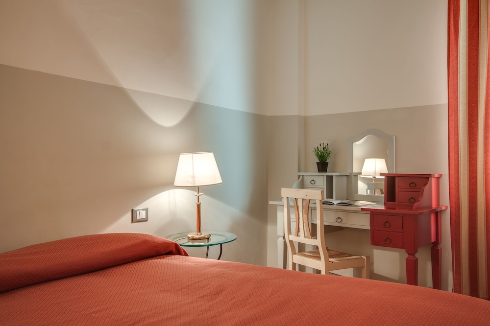 Penthouse, 2 Bedrooms, City View (Rosso, Via della condotta 16) photo 3