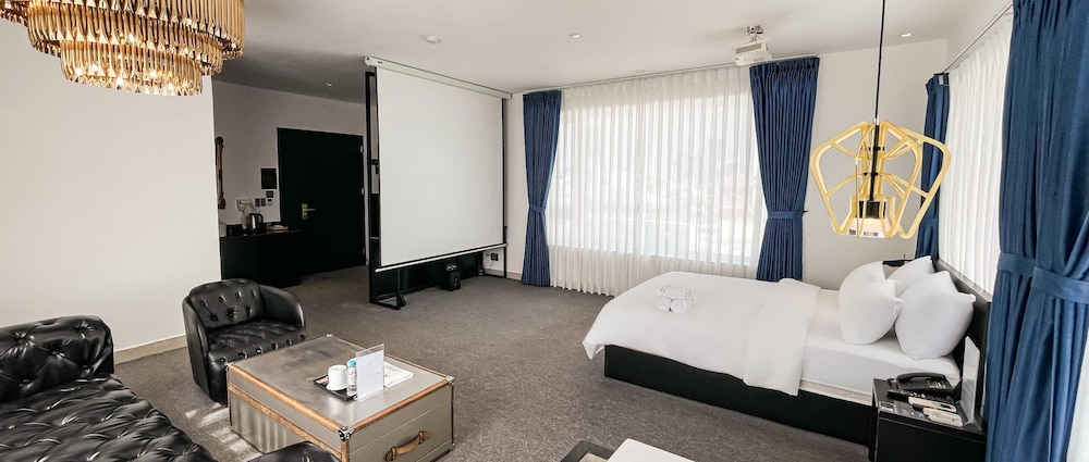 Romantic Double Room, City View