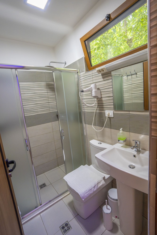 Basic Triple Room