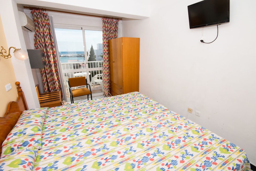Premium Double or Twin Room - Photo 1