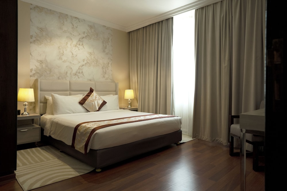 Deluxe Two Bedroom Family Suite photo 3