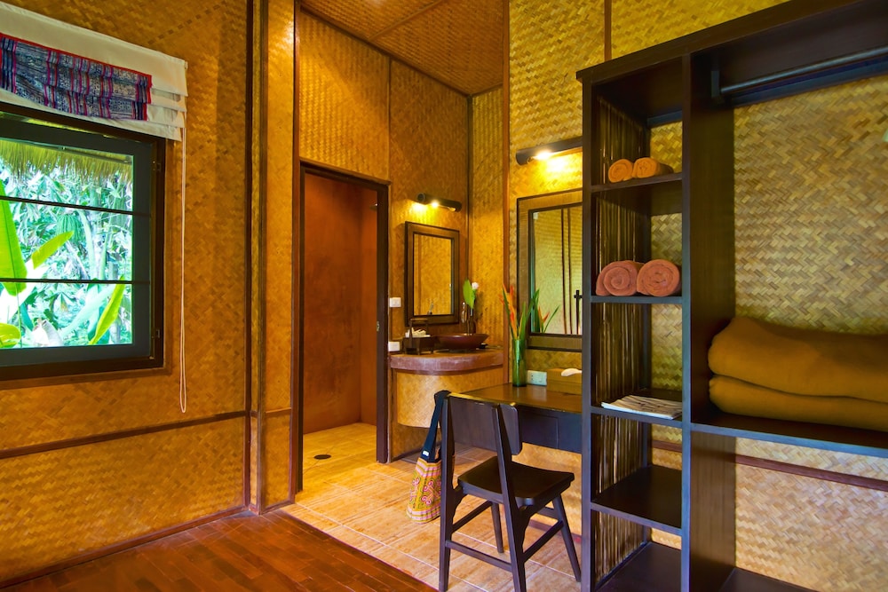 Deluxe Room - Photo 7