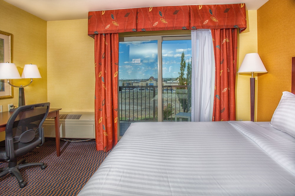 Suite, 1 King Bed, Jetted Tub - Photo 6