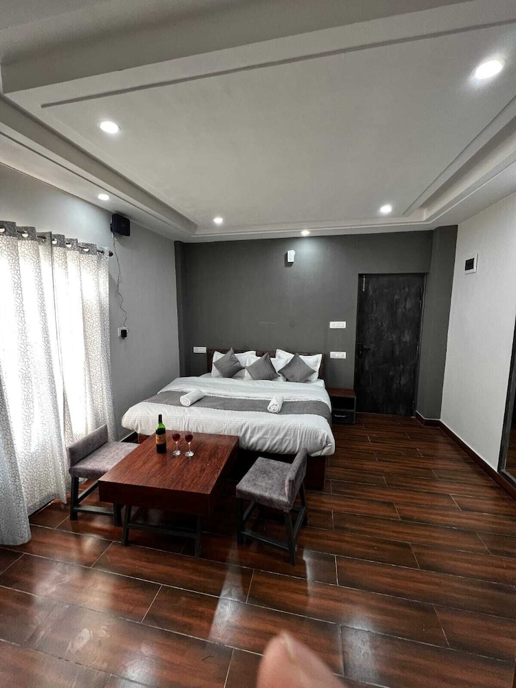 Deluxe Room - Photo 4