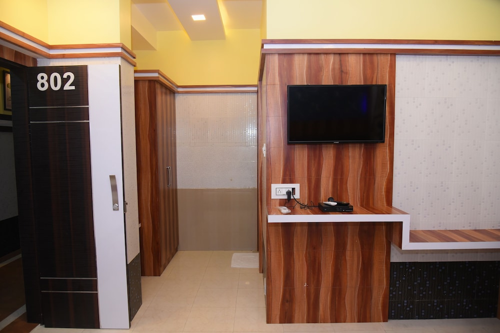 Deluxe Room - Photo 3