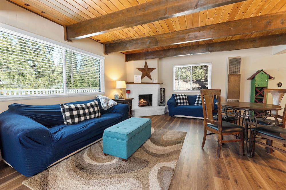 House, Multiple Beds, Patio, Mountain View photo 1