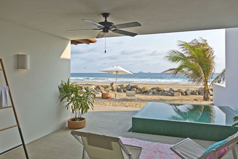 Villa, 3 Bedrooms, Beachfront (3 Bedroom) photo 3